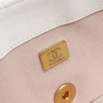 Chanel Lambskin Clutch with Chain - Image 5