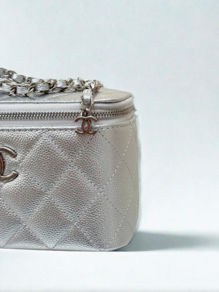 Mini Vanity Case with Chain - Image 3